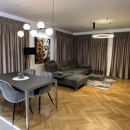 The Glowing Marmara - Life In City Center * Kaloşvar